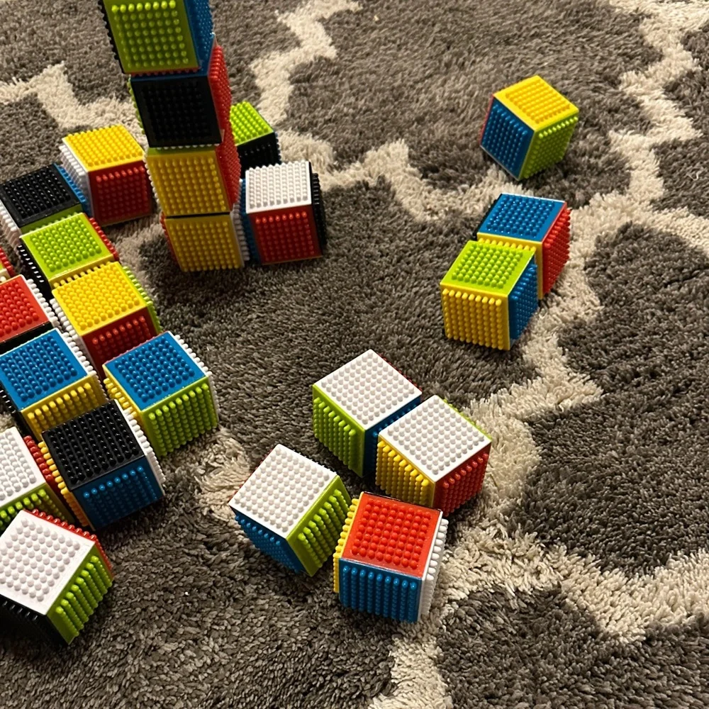 Colorful Interlocking Blocks Set - Picture 5 of 5